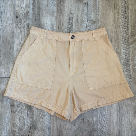 3/$15! Universal Thread Women's Beige Shorts - Picture 1 of 8